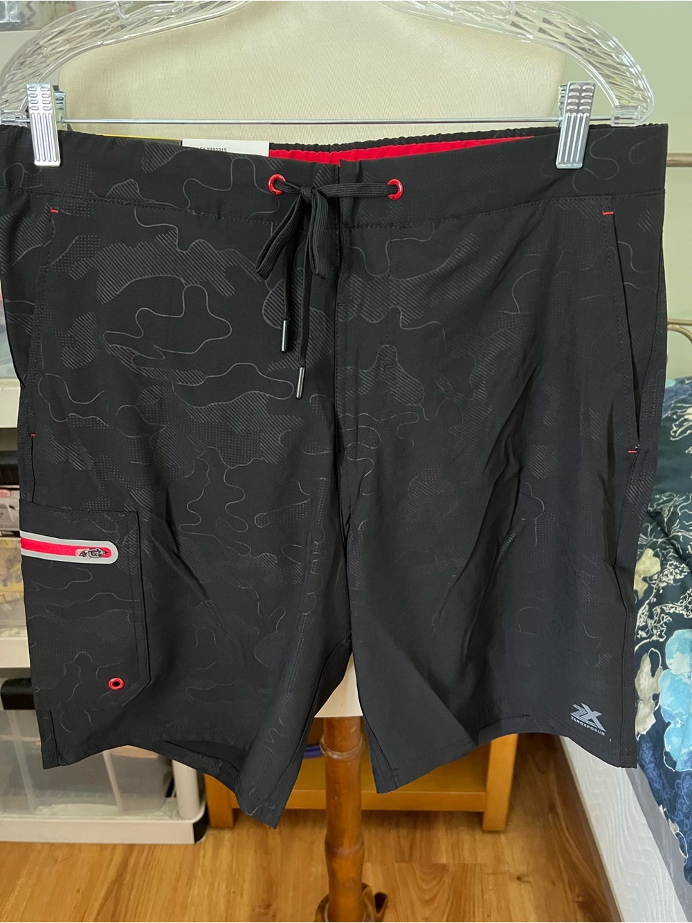 ZeroXposur Men's Medium Swim Trunks Black Nova Stretch UPF 50 with Red Accent